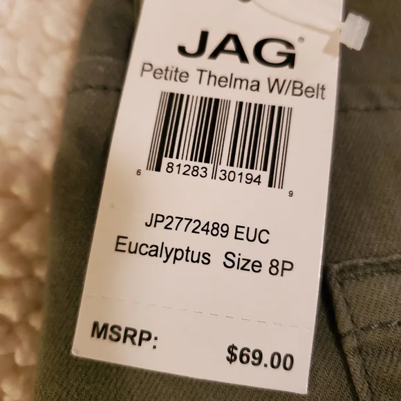 Jag Jeans Women's 8P pull on shorts. Eucalyptus color. No belt NWT. - Picture 9 of 9